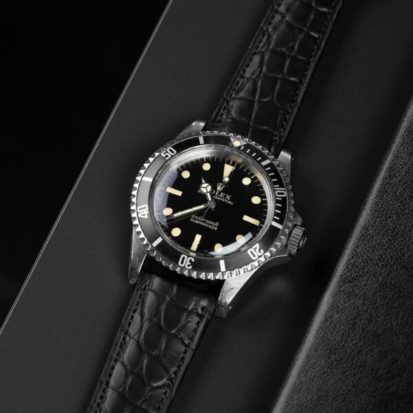 Handmade leather watch strap Black Alligator Round scale