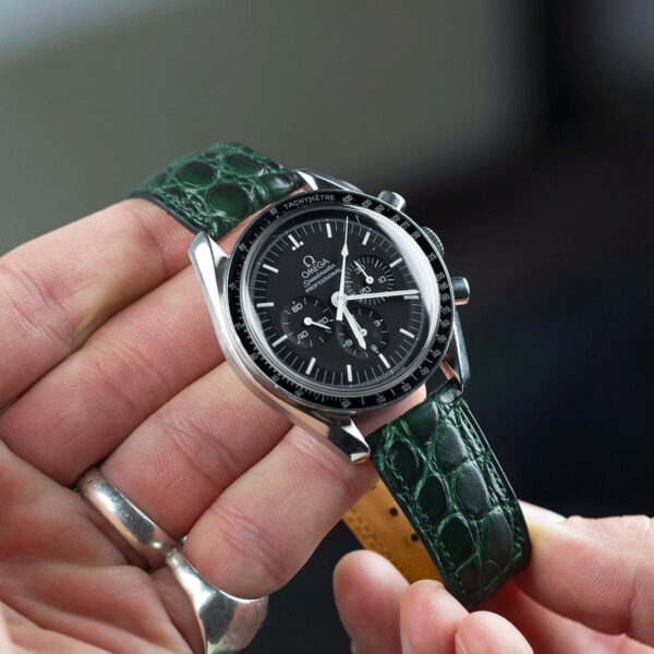 Handmade leather watch strap :Green Alligator Round scale