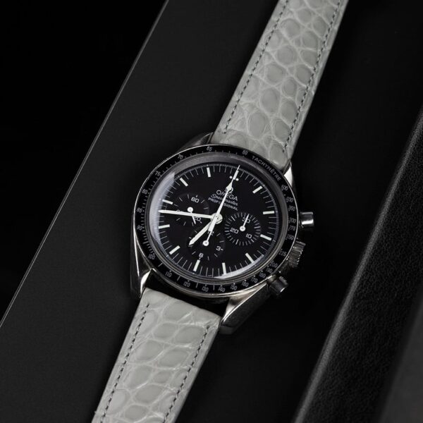 Handmade leather watch strap Early Grey Alligator Round scale