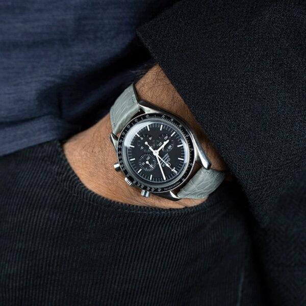 Handmade leather watch strap Early Grey Alligator Round scale